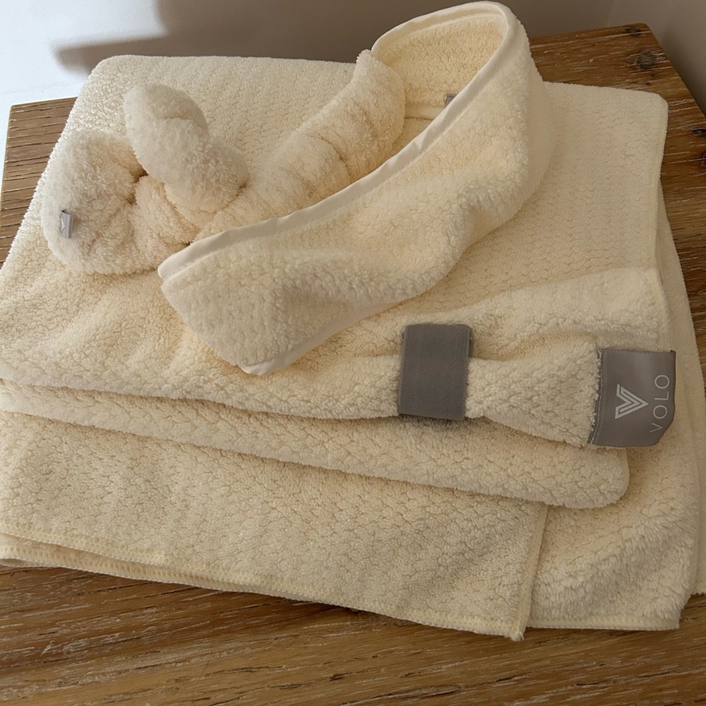 Volo Cream Hair Towel Set with Headband and Scrunchie!